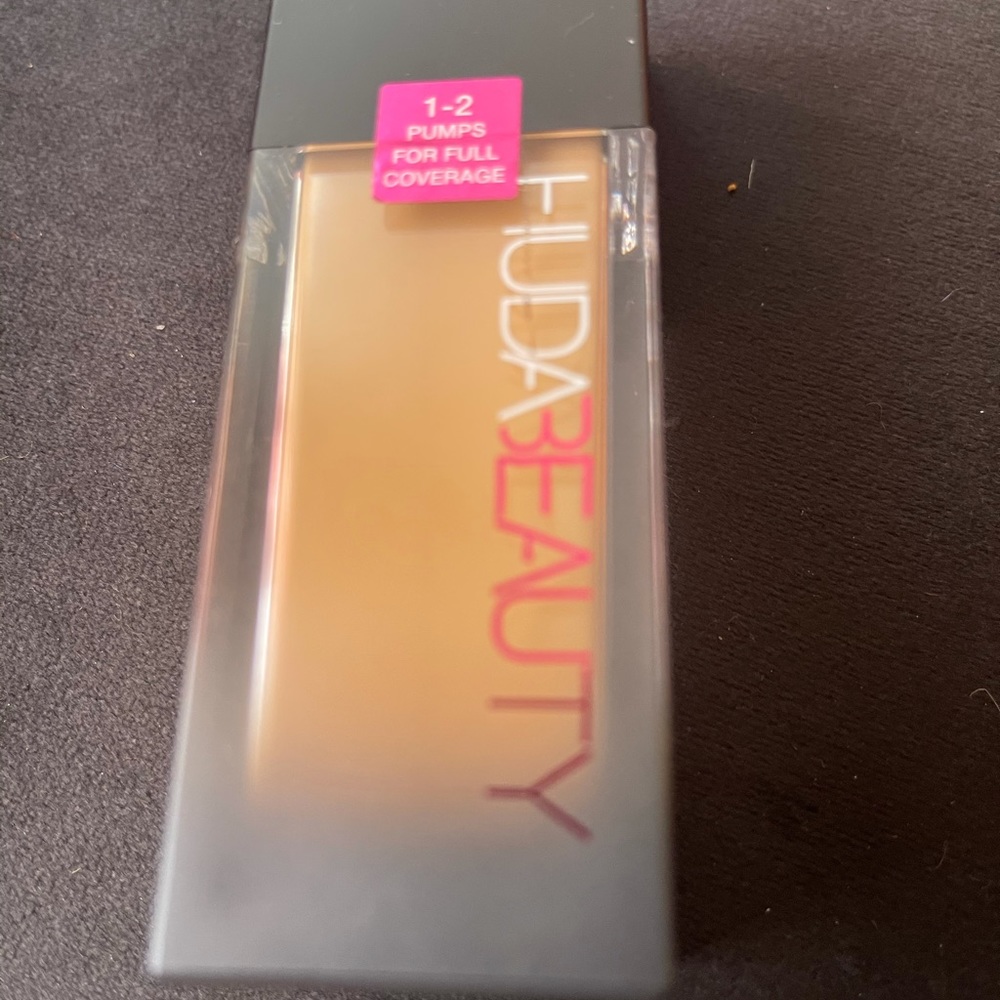 Huda beauty foundation